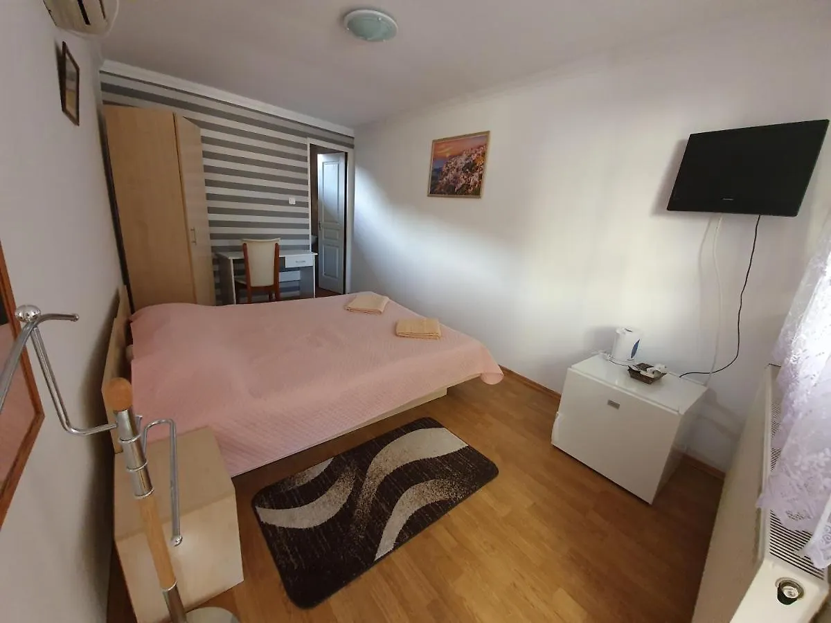 *** Guest house Party Vendeghaz Hotel Hajduszoboszlo Hungary